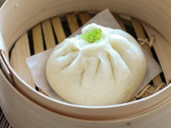 Hấp bánh bao với lửa vừa 15 đến 18 phút, không mở nắp