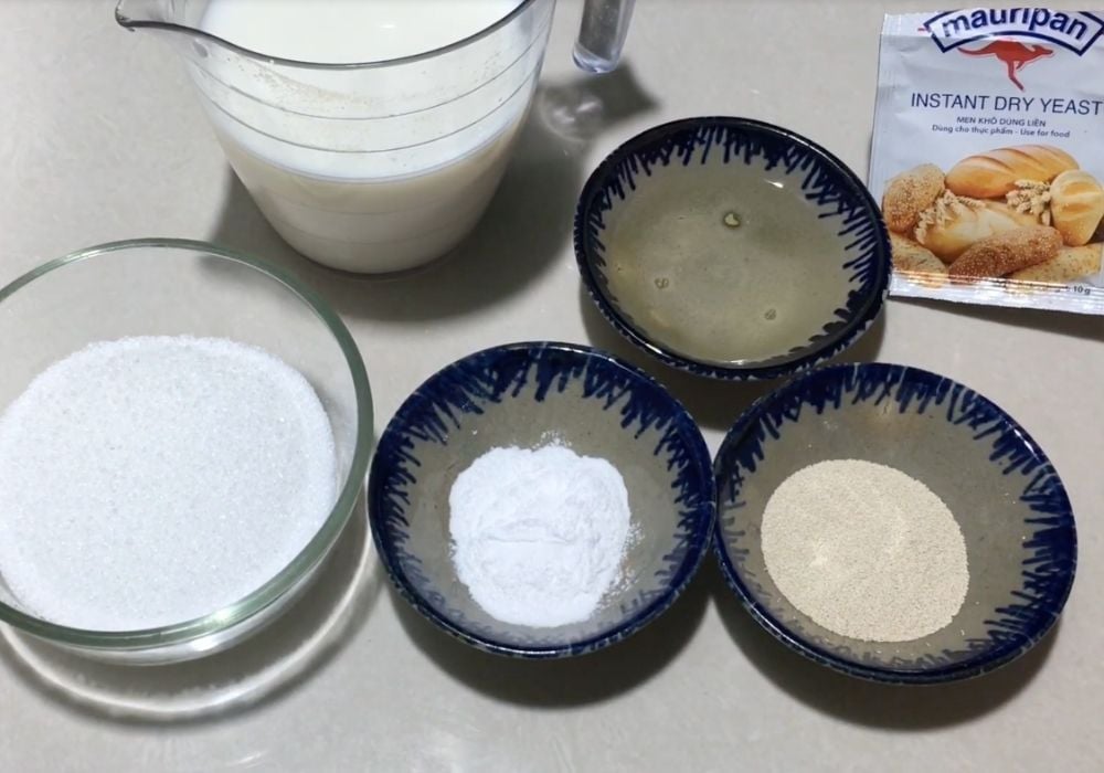 Nguyên liệu nhân xá xíu chay: seitan, tương hoisin, ngũ vị hương