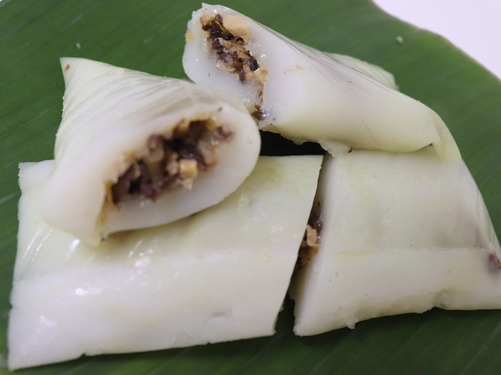 Bánh giò chay đặc biệt: món sáng mềm nóng, dễ ăn